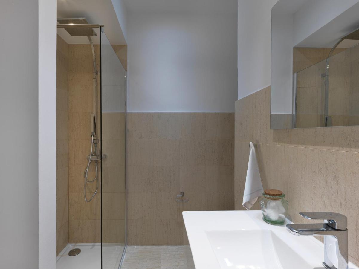 Newly Renovated Apartment In The Heart Of أثينا المظهر الخارجي الصورة