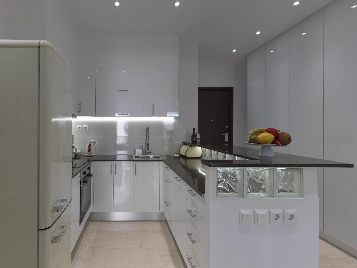 Newly Renovated Apartment In The Heart Of أثينا المظهر الخارجي الصورة