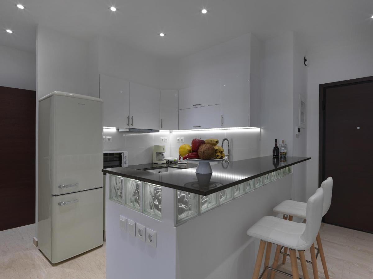 Newly Renovated Apartment In The Heart Of أثينا المظهر الخارجي الصورة