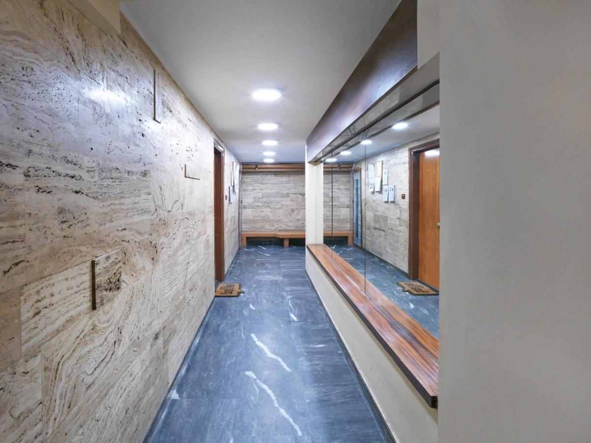 Newly Renovated Apartment In The Heart Of أثينا المظهر الخارجي الصورة